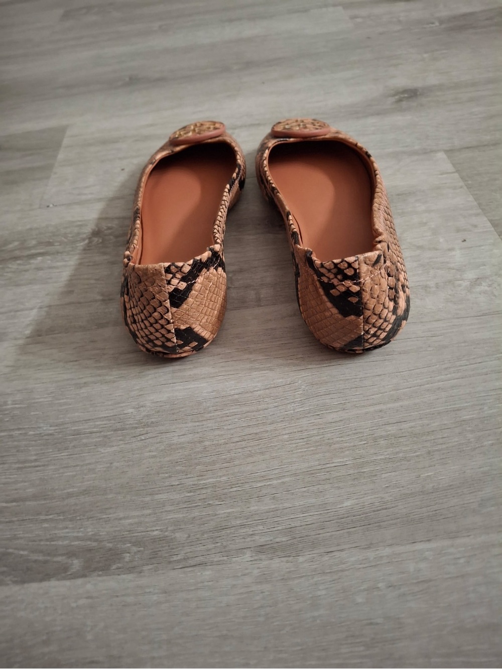 Tory Burch Snake-Print Ballet Flats in Tan and Black size 6 - Picture 4 of 5